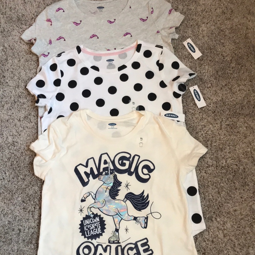 Old Navy🌼 girl shirts size XL 14.